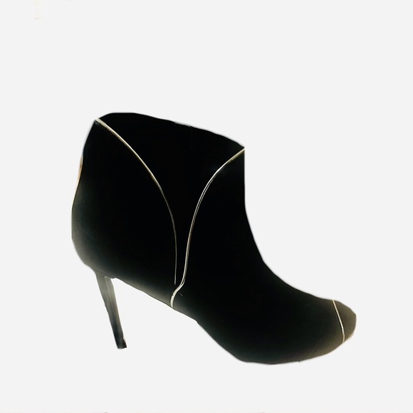 Michael Kors” Harper” booties - Picture 4 of 5